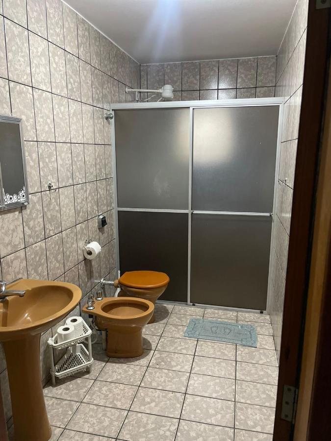 4 Adultos Em Apartamento Balneário Camboriú